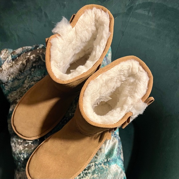 Koolaburra by UGG Victoria Short Boots - Picture 11 of 13